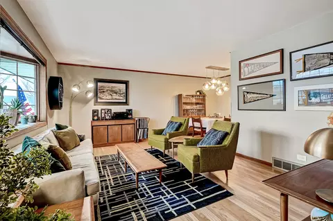 Living - 571 Dara James Rd, Des Plaines, IL 60016 photo 1 of 3