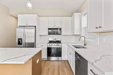 Kitchen - 4932 S Champlain Ave, Chicago, IL 60615 photo 2 of 4