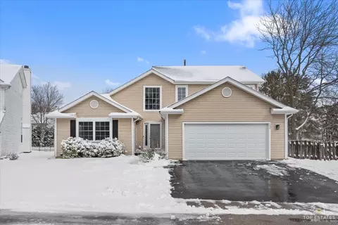 157 N Crooked Lake Ln, Lindenhurst, IL 60046