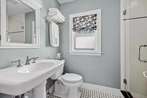 Bath - 1321 Monroe Ave, River Forest, IL 60305 photo 2 of 3