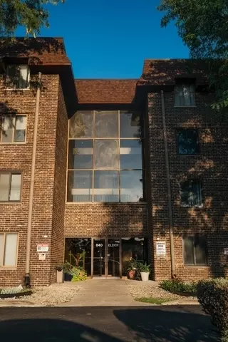 840 Elder Rd #A414, Homewood, IL 60430