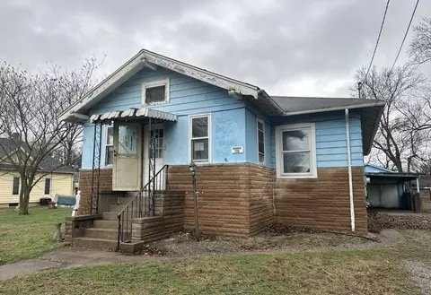 706 E Park St, Du Quoin, IL 62832