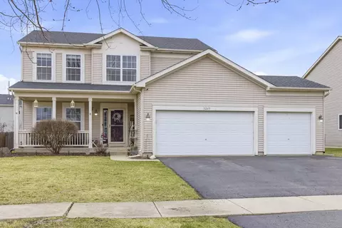 3243 Pinewood Dr, Yorkville, IL 60560