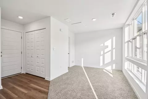 373 Summit Cir, Lombard, IL 60148 photo 4