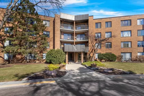 950 E Wilmette Rd #330, Palatine, IL 60074