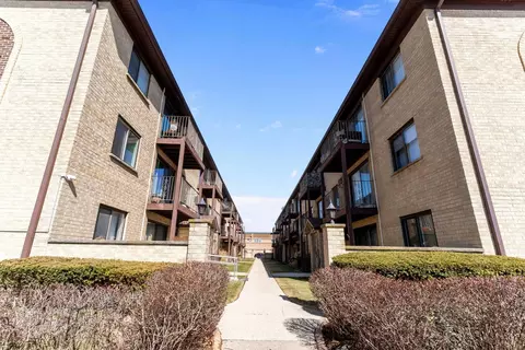 7202 W Wrightwood Ave #3S, Elmwood Park, IL 60707