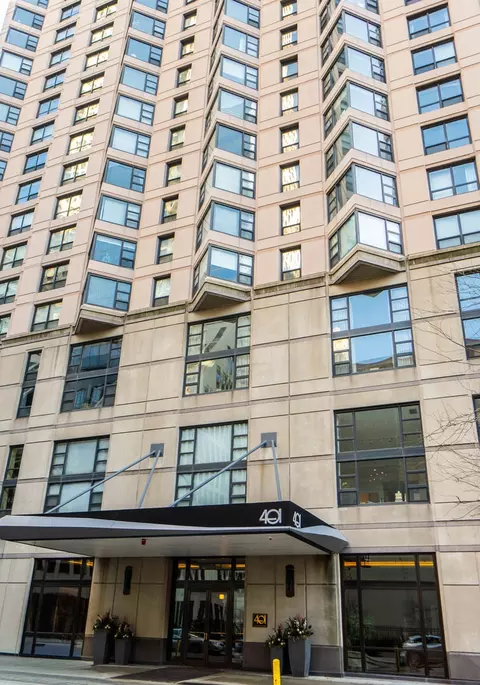 401 E Ontario St #3202, Chicago, IL 60611