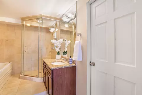 Bath - 40 E 9th St #1916D, Chicago, IL 60605 photo 1 of 6