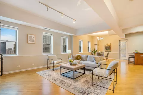 Living - 40 E 9th St #1916D, Chicago, IL 60605 photo 3 of 7