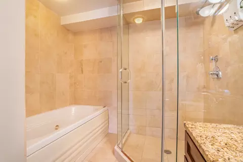 Bath - 40 E 9th St #1916D, Chicago, IL 60605 photo 2 of 6