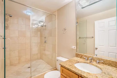 Bath - 40 E 9th St #1916D, Chicago, IL 60605 photo 4 of 6