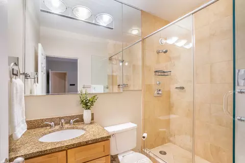Bath - 40 E 9th St #1916D, Chicago, IL 60605 photo 5 of 6