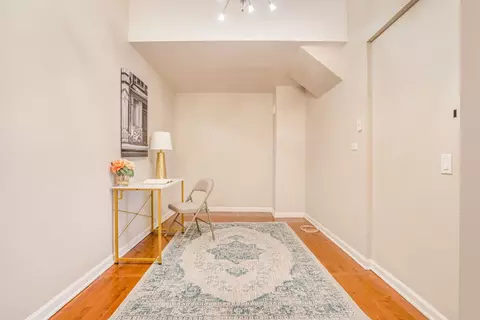 Entry Way - 40 E 9th St #1916D, Chicago, IL 60605 photo 2 of 4