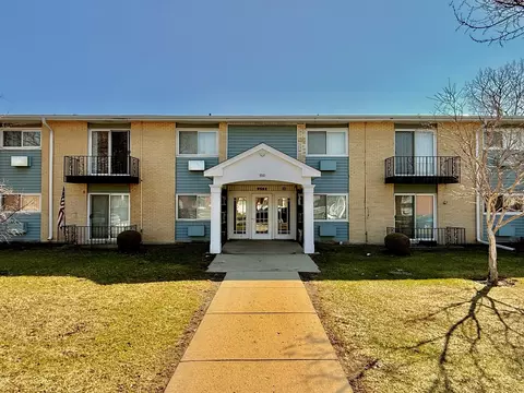 9561 Dee Rd #107G, Des Plaines, IL 60016