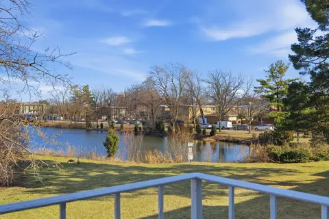 View/Area - 100 Deborah Ln #B26, Wheeling, IL 60090 photo 1 of 4