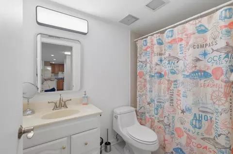 Bath - 100 Deborah Ln #B26, Wheeling, IL 60090 photo 1 of 1