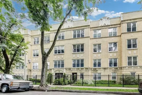 1910 W Chase Ave #204, Chicago, IL 60626