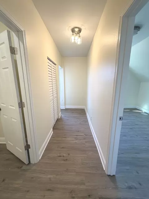 Entry Way - Undisclosed, Harvey, IL 60426 photo 4 of 6