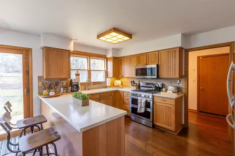 Kitchen - 5081 Adele Dr, Gurnee, IL 60031 photo 2 of 3
