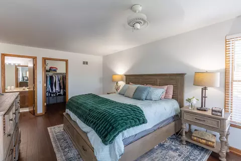 Bedroom - 5081 Adele Dr, Gurnee, IL 60031 photo 2 of 5