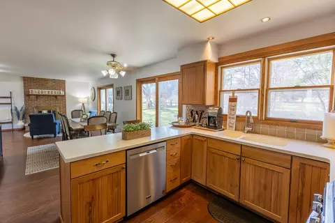 Kitchen - 5081 Adele Dr, Gurnee, IL 60031 photo 3 of 3