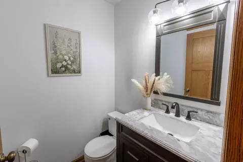 Bath - 5081 Adele Dr, Gurnee, IL 60031 photo 2 of 3