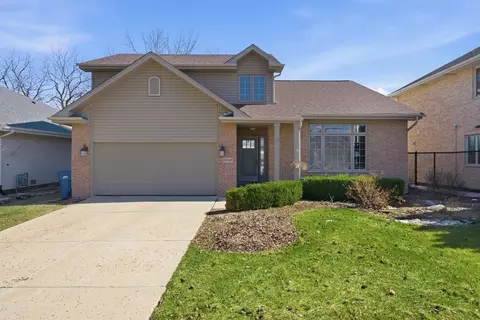 10749 S Cook Ave, Oak Lawn, IL 60453