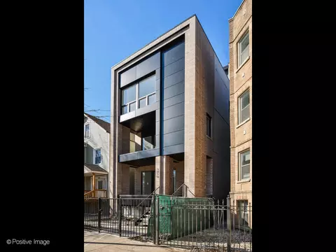 1910 N Kedzie Ave #2R, Chicago, IL 60647