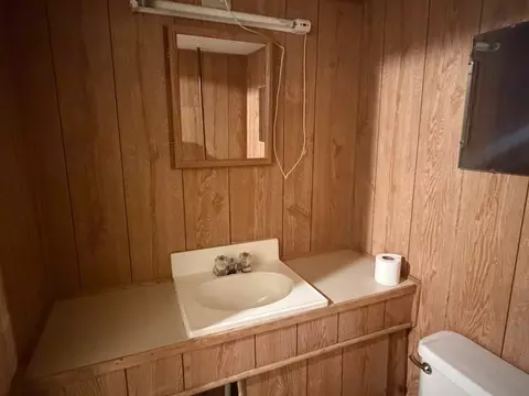 Bath - 719 12th St, Peru, IL 61354 photo 3 of 4