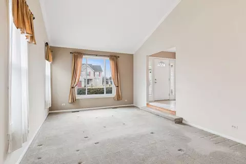 Living - 2100 Hammel Ave, Aurora, IL 60504 photo 2 of 3