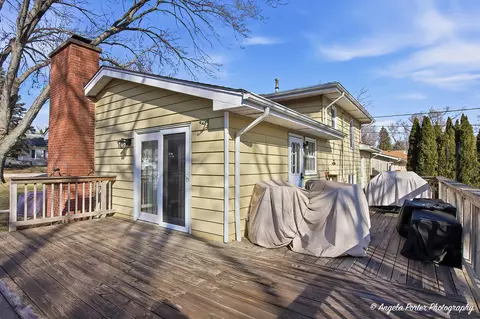 Exterior - 1210 S Broadway St, Mchenry, IL 60050 photo 1 of 5