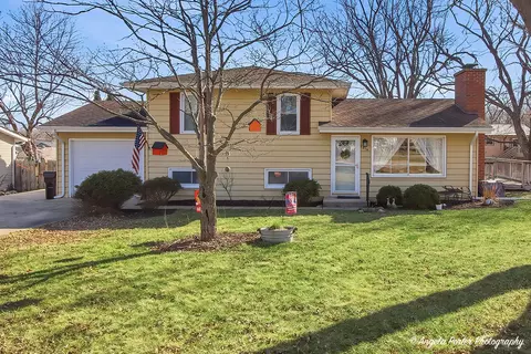 1210 S Broadway St, Mchenry, IL 60050