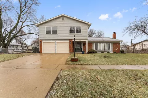 1115 Old Mill Ln, Hanover Park, IL 60133