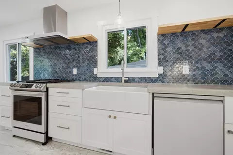 Kitchen - 1401 Searle Dr, Normal, IL 61761 photo 5 of 7