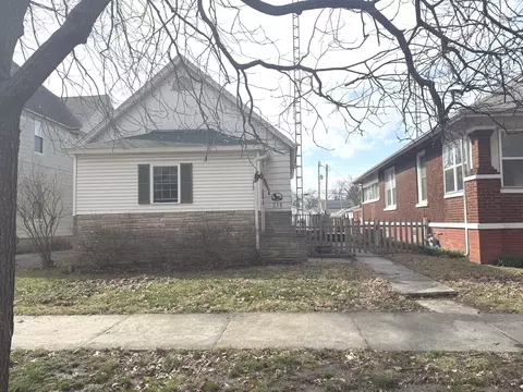 218 N Hickory St, Centralia, IL 62801