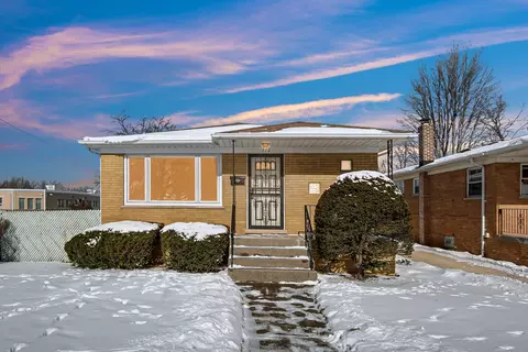 772 Memorial Dr, Calumet City, IL 60409