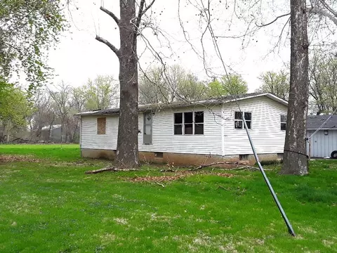 Exterior - 1803 Jackson St, Keithsburg, IL 61442 photo 2 of 12