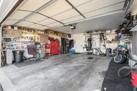 Other - 420 E Franklin St #101, Eldridge, IA 52748 photo 2 of 3