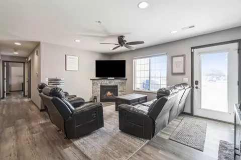 Living - 420 E Franklin St #101, Eldridge, IA 52748 photo 2 of 2