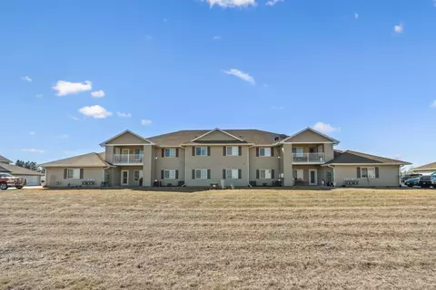 Exterior - 420 E Franklin St #101, Eldridge, IA 52748 photo 4 of 4