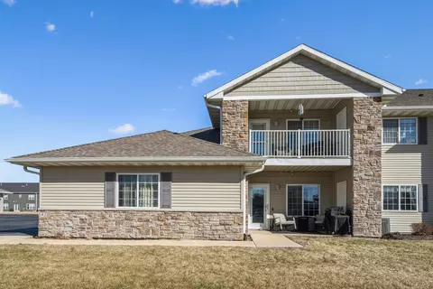 420 E Franklin St #101, Eldridge, IA 52748