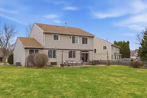 Exterior - 1975 Merlot Ct, Wheeling, IL 60090 photo 2 of 2