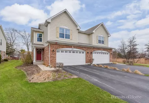 575 Bobby Ann Ct #575, Roselle, IL 60172