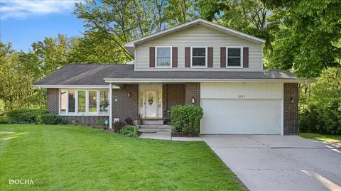 2717 Bordeaux Pl, Lisle, IL 60532