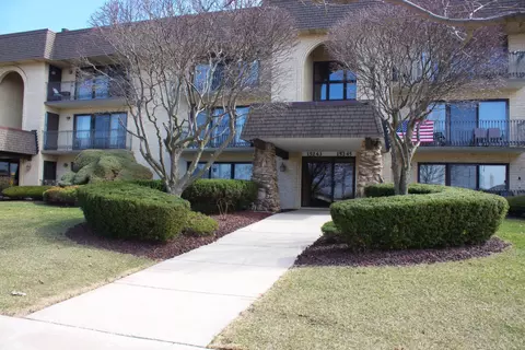 15243 Catalina Dr #1, Orland Park, IL 60462