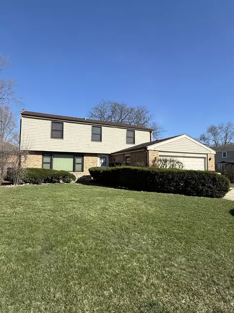 3205 N Volz Dr, Arlington Heights, IL 60004