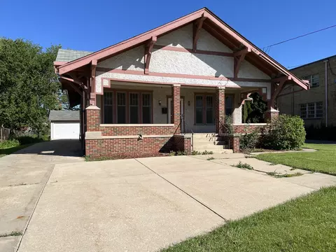 315 S Lake St, Aurora, IL 60506