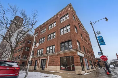 741 W Waveland Ave #3, Chicago, IL 60613