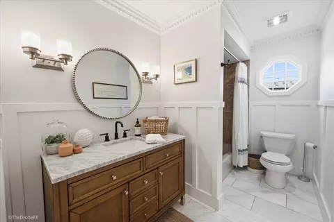 Bath - 121 Brighton Dr, Wheaton, IL 60189 photo 1 of 5