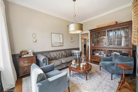 Living - 121 Brighton Dr, Wheaton, IL 60189 photo 2 of 5